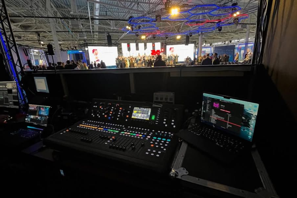 Mixer-Midas-giai-phap-am-thanh-chine-luoc-cho-nha-cung-cap-am-thanh-va-to-chuc-su-kien