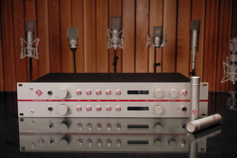 Neumann V 402: Nghệ Thuật Nghe Không Độ Trễ Trong Thế Giới Analog Thuần Khiết