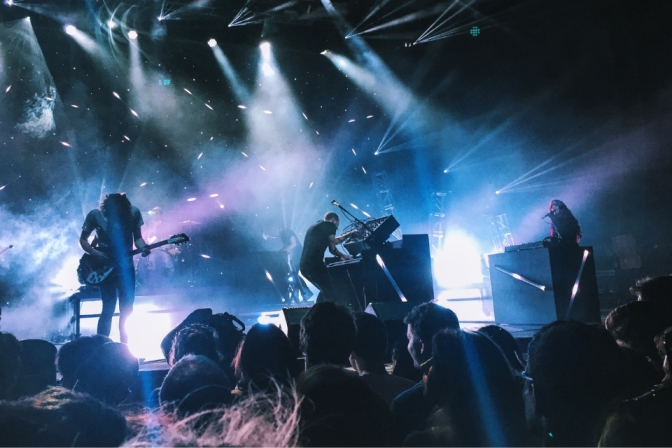 Vì Sao Âm Thanh Live Show Quy Mô Lớn Vẫn Rõ Ở Mọi Vị Trí Khán Giả?