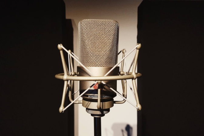 Neumann TLM 103: Chuẩn Mực Micro Condenser Phòng Thu