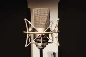 Neumann TLM 103: Chuẩn Mực Micro Condenser Phòng Thu